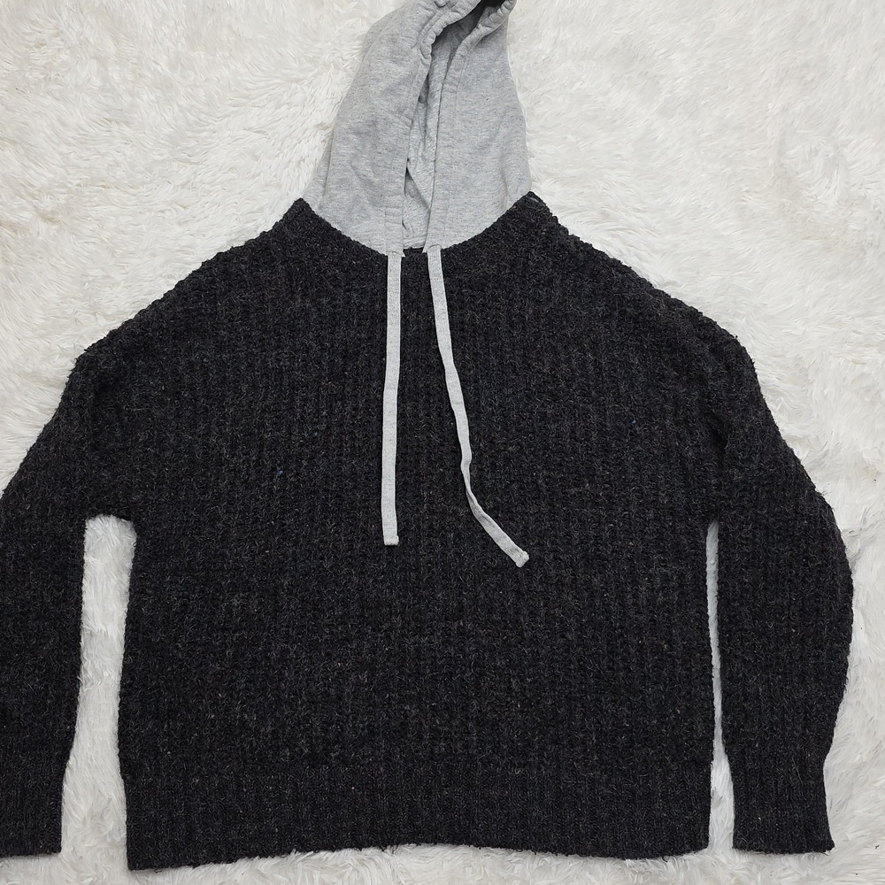 Aerie Gray Hooded Sweater. Size S